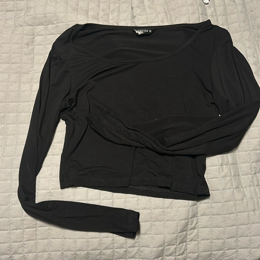 klotho black, long sleeve cropped